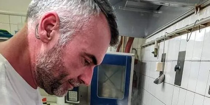 Burger menu podle výběru s domácími hranolky pro 1 i 2 osoby