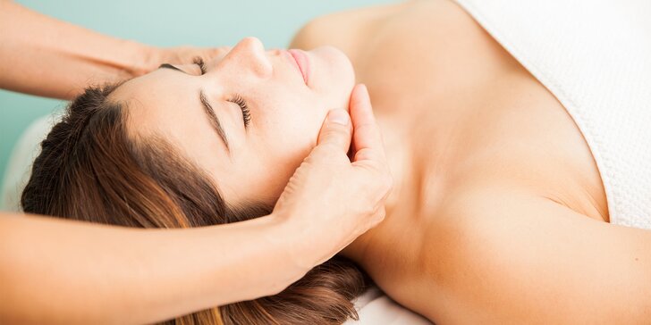 Ruční lymfatická masáž v délce 60 nebo 120 minut: jemná procedura zaměřená na nohy, ruce a obličej