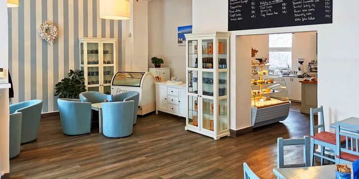 Káva s pralinkou i limonáda a cookies pro jednoho, pár i rodinu nebo čtyřčlennou partu