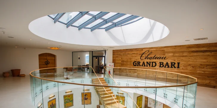 Vinařský unikát na Tokaji: jedinečné ubytování v Chateau Grand Bari se snídaní i degustací