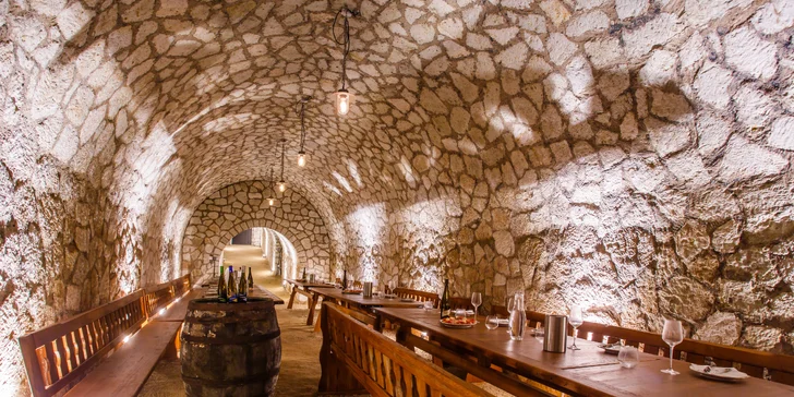 Vinařský unikát na Tokaji: jedinečné ubytování v Chateau Grand Bari se snídaní i degustací