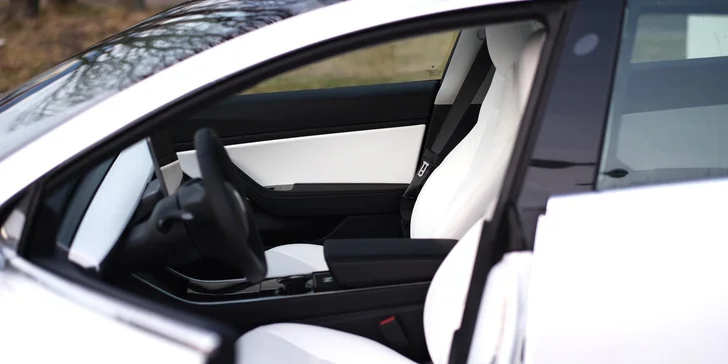 Jízda budoucnosti v Tesle Model 3 Performance: 30 až 60 min. spolujízdy i řízení