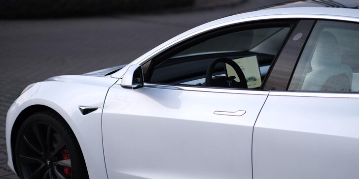 Jízda budoucnosti v Tesle Model 3 Performance: 30 až 60 min. spolujízdy i řízení