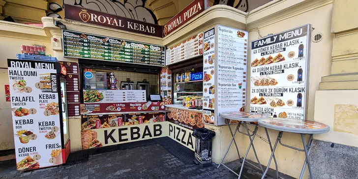 Kebab nebo falafel v centru Prahy s sebou: v tortille, pita chlebu nebo jako skupinová varianta s nápojem