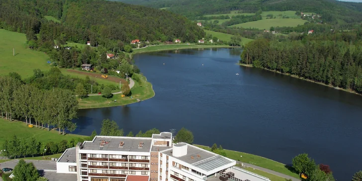 Neomezený vstup do wellness, 30 min. v privátní vířivce i dvouchodové masové menu pro 2 osoby