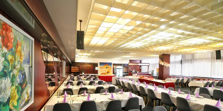 Neomezený vstup do wellness, 30 min. v privátní vířivce i dvouchodové masové menu pro 2 osoby