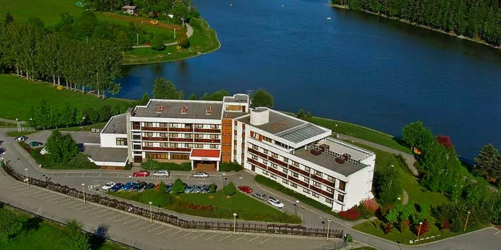 Neomezený vstup do wellness, 30 min. v privátní vířivce i masové menu pro 2