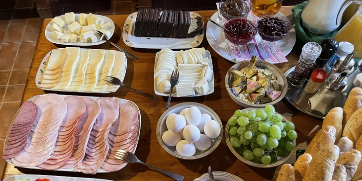 Příplatek činí 150 Kč za osobu za snídani. 