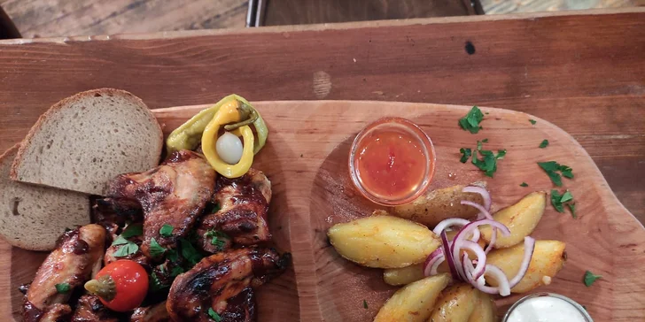 Až 3 kg masa: BBQ křidýlka i vepřová žebírka pro partu jedlíků