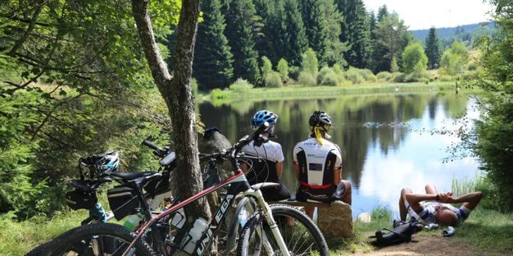 Projeďte únikovku na kole: cyklistická geolokační hra až pro 6 osob na Lipně či v Třeboni