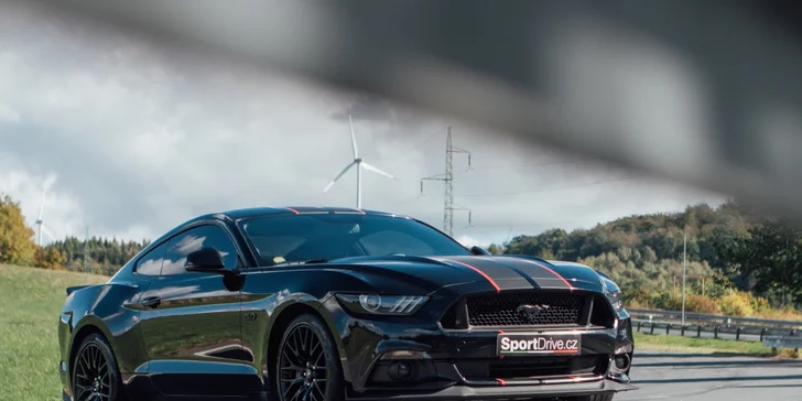 Usedněte za volant supersportu: nabušený Ford Mustang GT 5.0