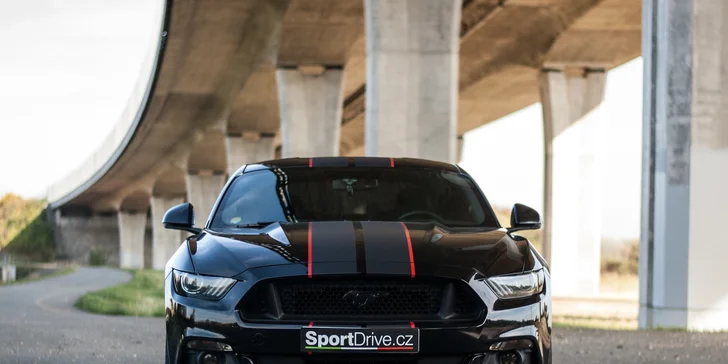 Usedněte za volant supersportu: nabušený Ford Mustang GT 5.0