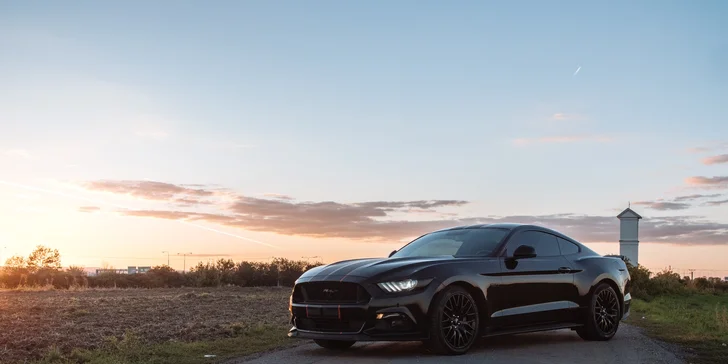 Usedněte za volant supersportu: nabušený Ford Mustang GT 5.0