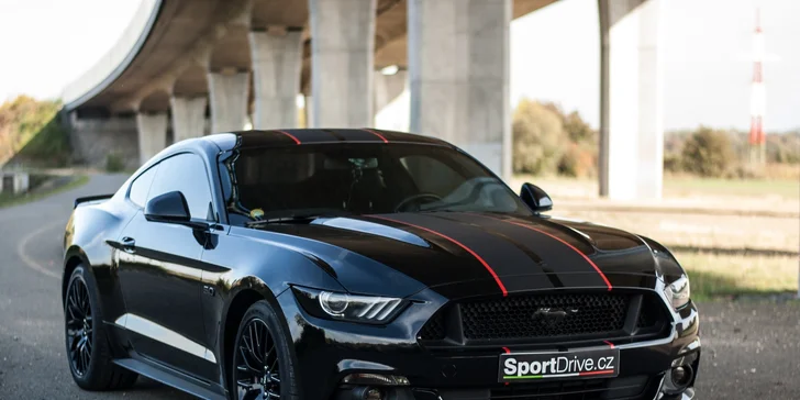 Usedněte za volant supersportu: nabušený Ford Mustang GT 5.0