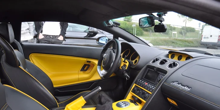 Ovládněte supersport: Ferrari 488 GTB nebo Lamborghini Gallardo na 15–40 minut řízení