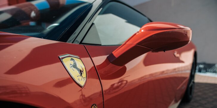 Jízda v novém Ferrari 458 Italia nebo v Lamborghini Gallardo vč. paliva