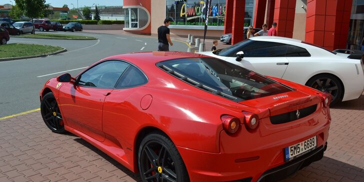 Jízda v nadupaném Ferrari F430 nebo v Lamborghini Gallardo včetně paliva