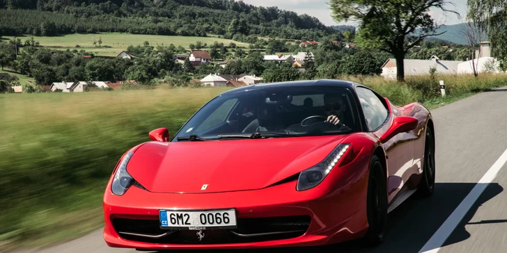 Jízda v novém Ferrari 458 Italia nebo v Lamborghini Gallardo LP560-4 vč. paliva