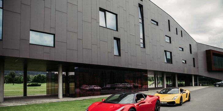 Jízda v novém Ferrari 458 Italia nebo v Lamborghini Gallardo LP560-4 vč. paliva