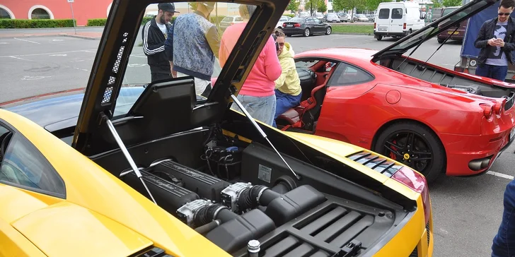 Jízda ve Ferrari nebo Lamborghini - palivo v ceně