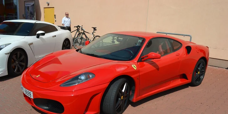 Jízda ve Ferrari nebo Lamborghini - palivo v ceně