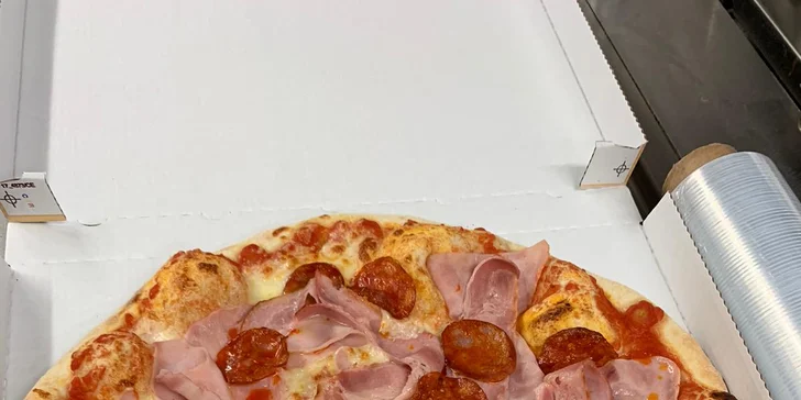 Dvě pizzy dle vlastního výběru z 19 druhů: capricciosa, quattro formaggi i prosciutto crudo el rucolla