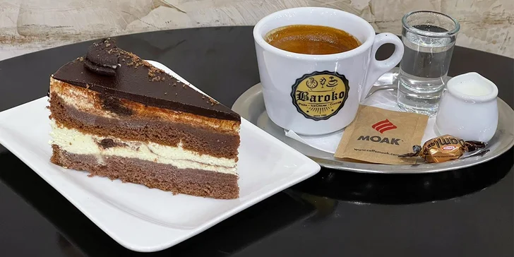 Dortík a káva dle výběru pro 1 či 2 mlsouny: Cheesecake, Sacher a další laskominy