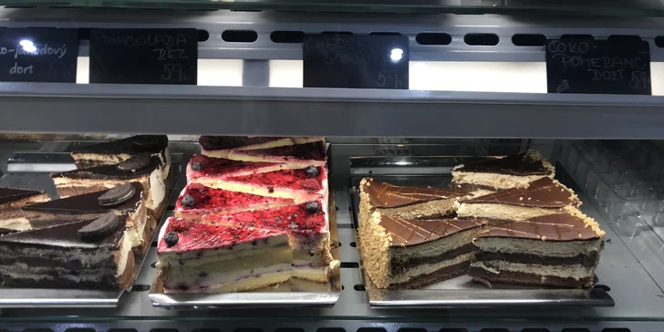 Dortík a káva dle výběru pro 1 či 2 mlsouny: Cheesecake, Sacher a další laskominy