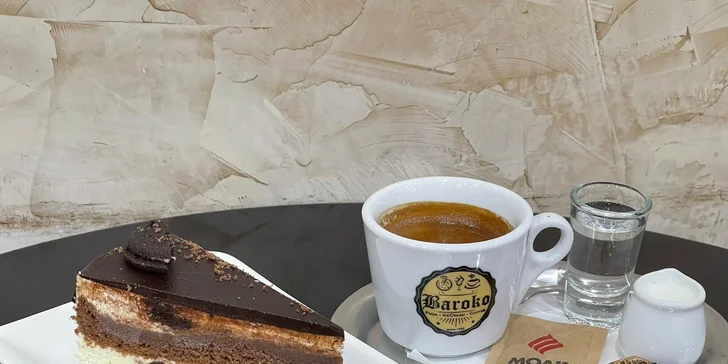 Dortík a káva dle výběru pro 1 či 2 mlsouny: Cheesecake, Sacher a další laskominy