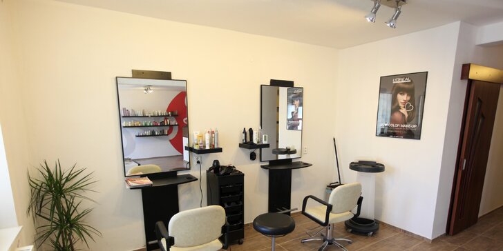 Dámský střih se stylingem nebo barvení vlasů v Salonu Flair na Veleslavíně