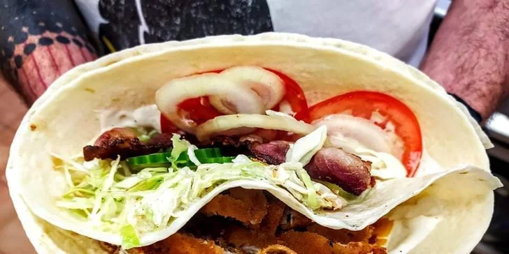 Masová i vegetariánská tortilla s domácími hranolky a tatarkou pro 1 i 2 osoby
