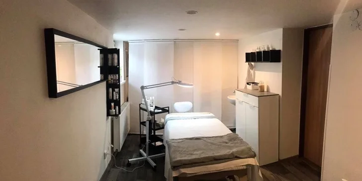 Krásná již po probuzení: úprava a barvení obočí, laminace či lash lifting řas