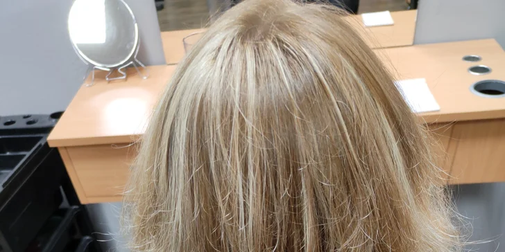 Aplikace brazilského keratinu, zastřižení konečků i možnost barvení či melíru