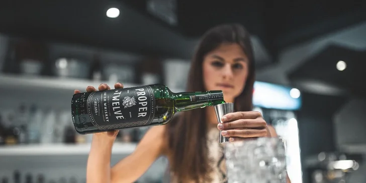 Posezení u vodní dýmky a prémiového vína nebo ochutnávka šesti luxusních rumů