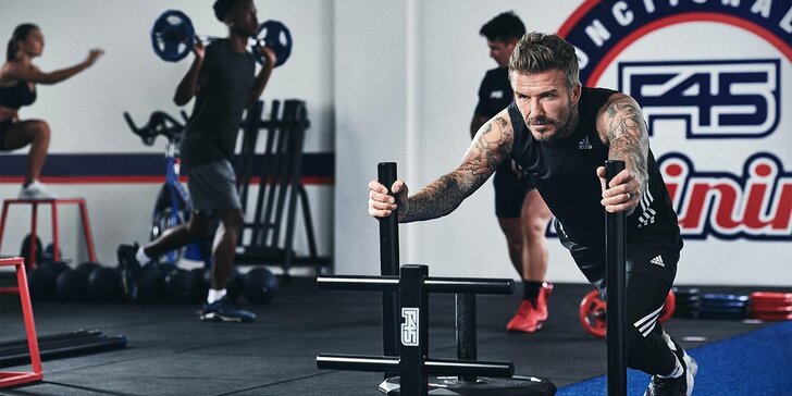 Cvičte jako Beckham a Wahlberg: týden neomezených lekcí funkčního tréniku