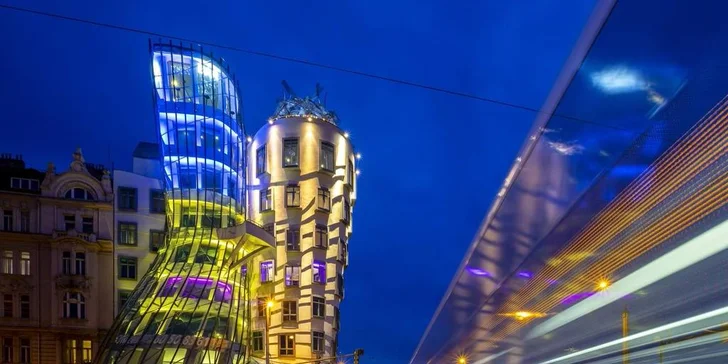Pobyt v hotelu v Tančícím domě s krásným výhledem vč. snídaně i menu od Ondřeje Slaniny