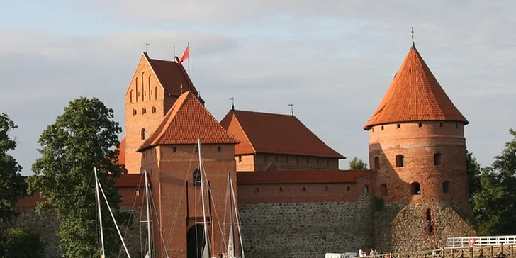 Pobaltím za historií a přírodními krásami: poznávací zájezd s ubytováním i snídaní