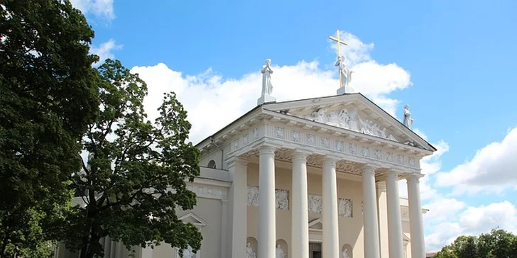 Pobaltím za historií a přírodními krásami: poznávací zájezd s ubytováním i snídaní