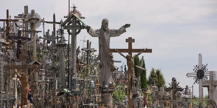 Pobaltím za historií a přírodními krásami: poznávací zájezd s ubytováním i snídaní