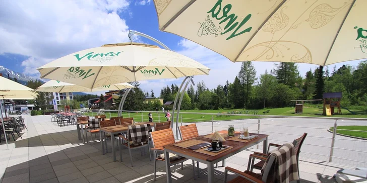 Romantický či rodinný pobyt u Štrbského plesa: polopenze, wellness, zábava a až 2 děti zdarma
