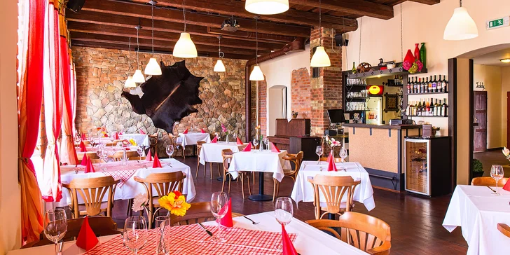 500g argentinský rump steak s přílohou i lahev červeného vína pro 2 osoby
