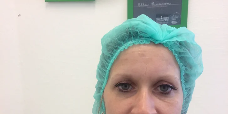 Permanentní make-up: horní i dolní oční linky, pudrové obočí či rty