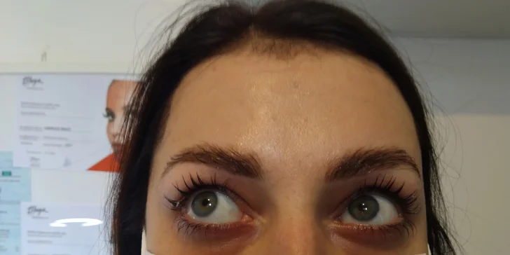 Krásná hned po probuzení: laminace obočí, lash lifting i kompletní balíček