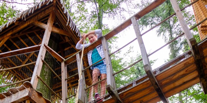 Klid a propojení s přírodou na Sojčím hnízdě: pobyt na vyhlídkovém posedu v lesích u Brna