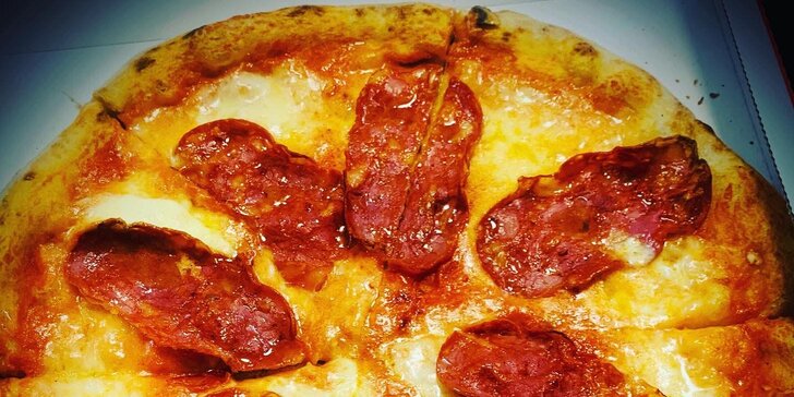 Pochutnejte si jako v Itálii: 1 či 2 pizzy o průměru 35 cm od rodilého Itala