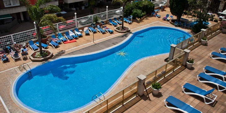 7 nocí ve Španělsku: 3* hotel 350 m od pláže i centra města, bufetová polopenze