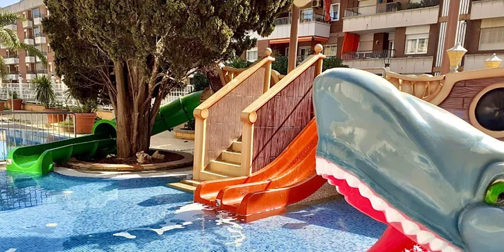 7 nocí ve Španělsku: 3* hotel 350 m od pláže i centra města, bufetová polopenze