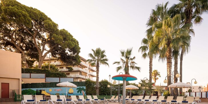Dovolená ve Španělsku: 7 nocí na Costa Brava, 4* hotel u pláže, polopenze