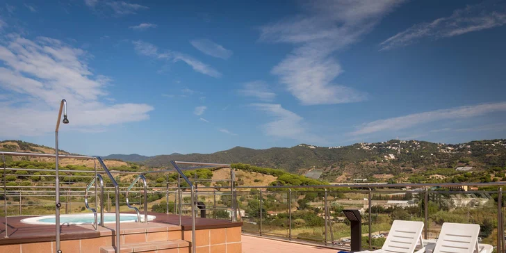 Dovolená ve Španělsku: 7 nocí na Costa Brava, 4* hotel u pláže, polopenze