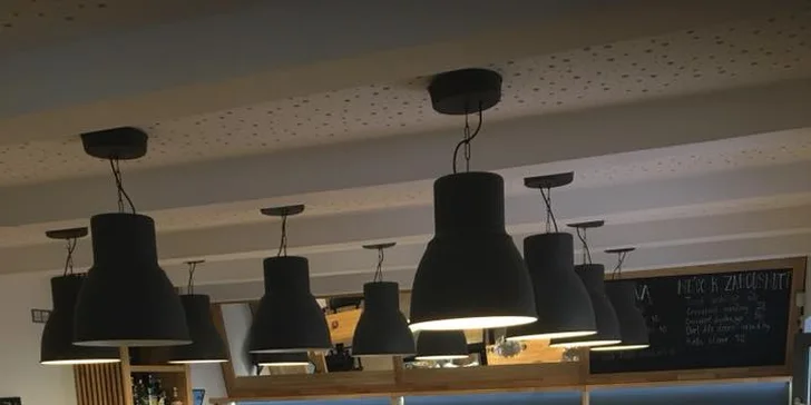 Povznášející posezení: káva či cappuccino i zákusek nebo domácí limonáda